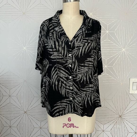 Jane and Delancey Black White Tropical Button down Shirt Flowy Casual Sz Medium - Picture 15 of 15